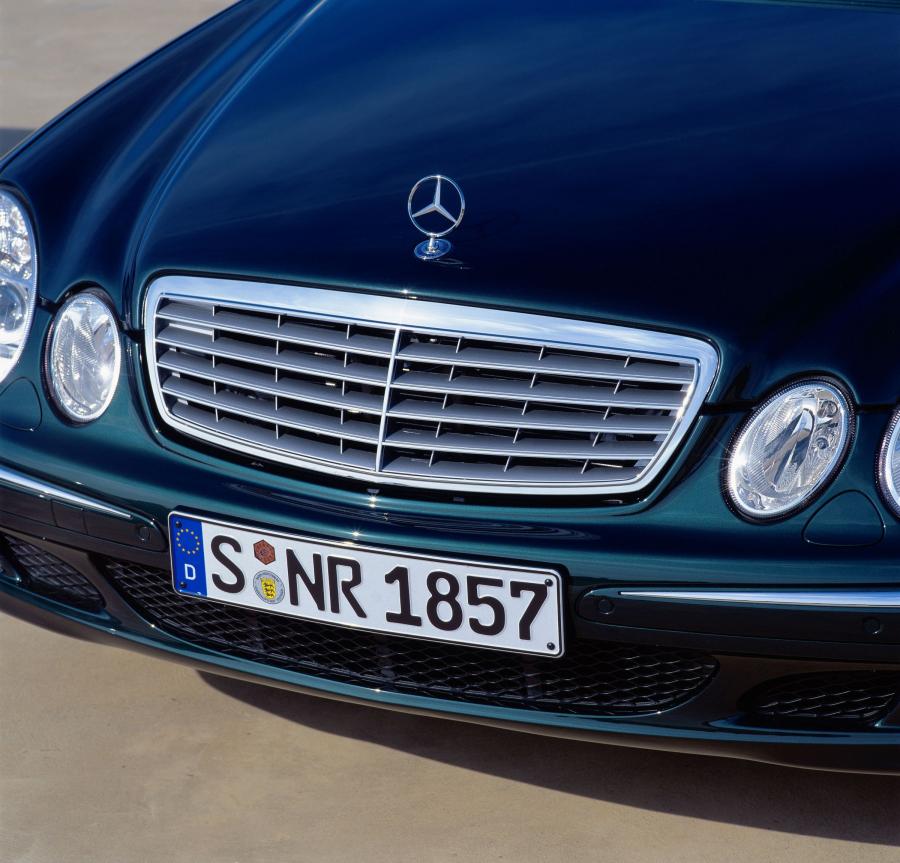  Mercedes-Benz E-Class 2002 года  (фото 338 из 448)